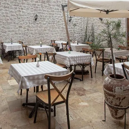 Opus 1910 Готель Айвалик